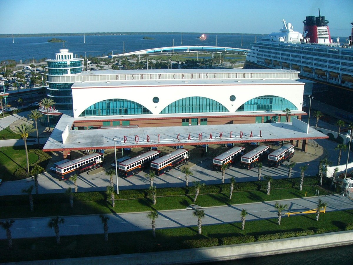 Port Canaveral, FL - Archivo:Disney Cruise Terminal, Port Canaveral, March 2008.jpg - Wikipedia,  la 